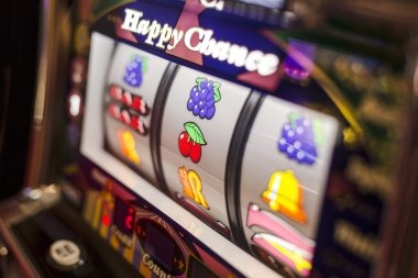 fungame777 Wild Fireworks slot interface showing five reels, payline structure, and spinning animation